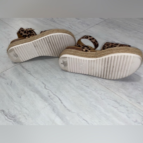 Forever Link Leopard Open Toe Ankle Strap Espadrille Platform Sandal Size 5.5 - Picture 4 of 4